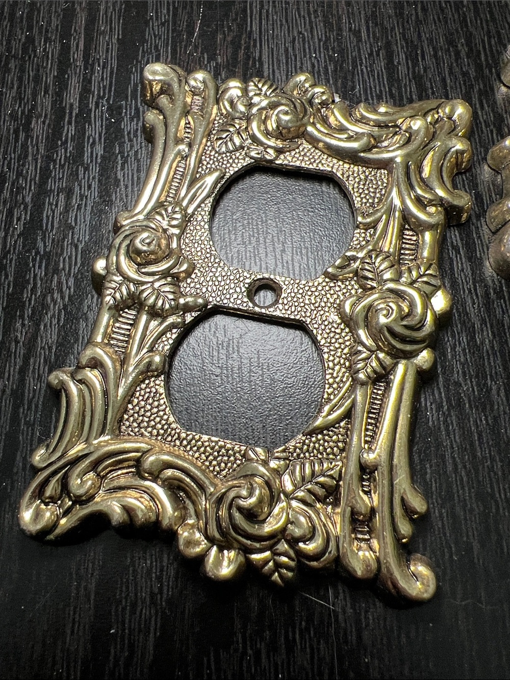 Set of 2 Vintage Hollywood Regency Gold Brass Ornate Rose Outlet Covers - Picture 2 of 6
